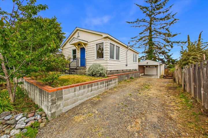 Property Photo:  3511 Dakota Street  CA 95501 