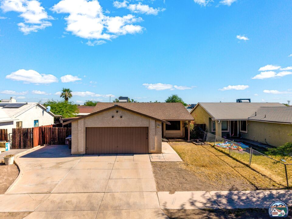 Property Photo: 258 Tangerine Dr CA 92243