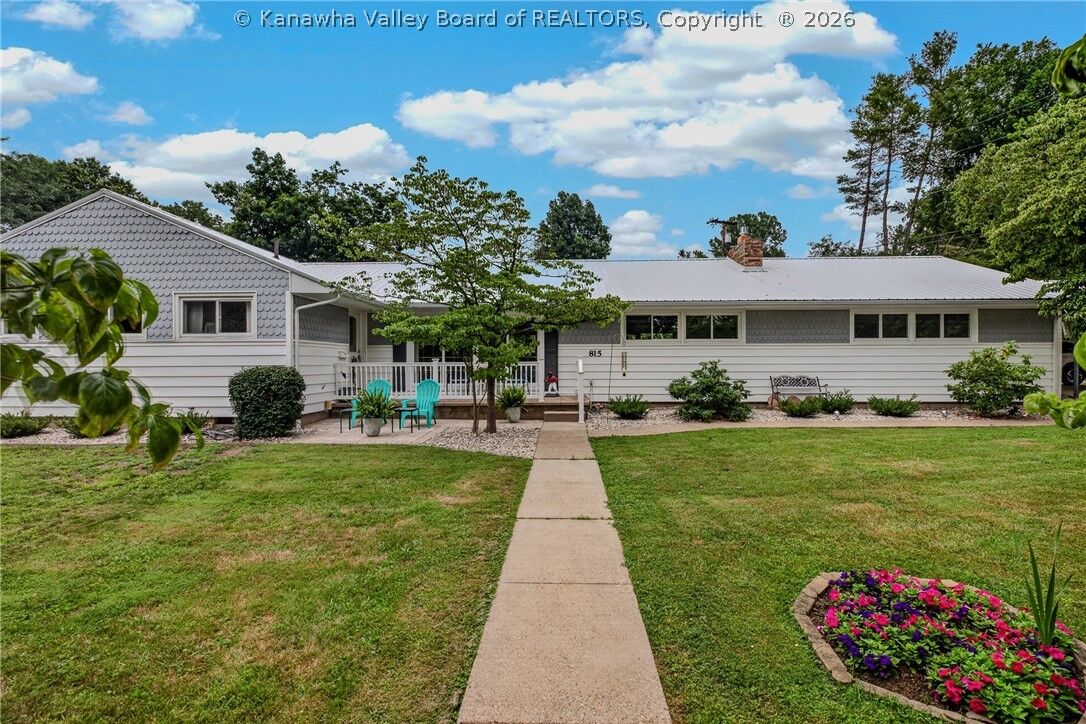 Property Photo:  815 Sycamore Street  WV 26164 