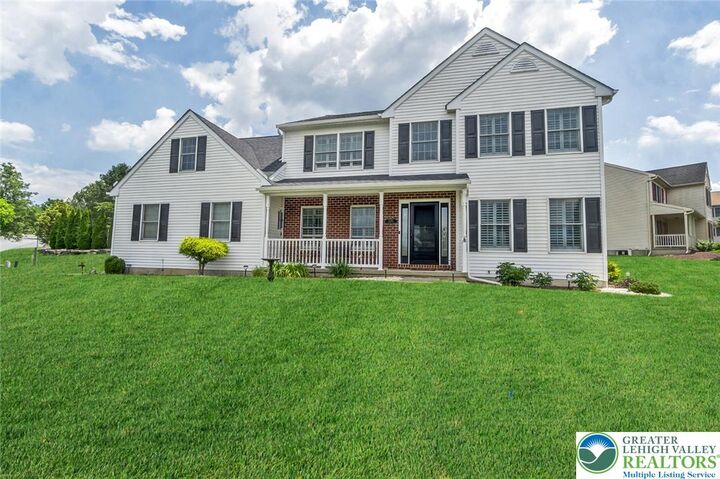 Property Photo:  1252 Winter Lane  PA 18040 