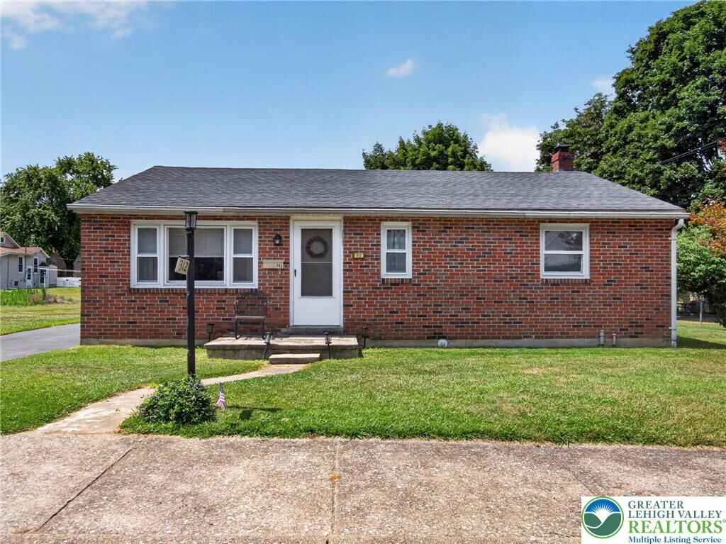 Property Photo:  312 S 12th Street  PA 18049 