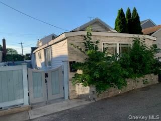 Property Photo: 170 D Edgewater Park 170 D NY 10465