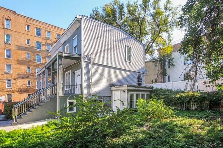 Property Photo: 3088 Heath Avenue NY 10463