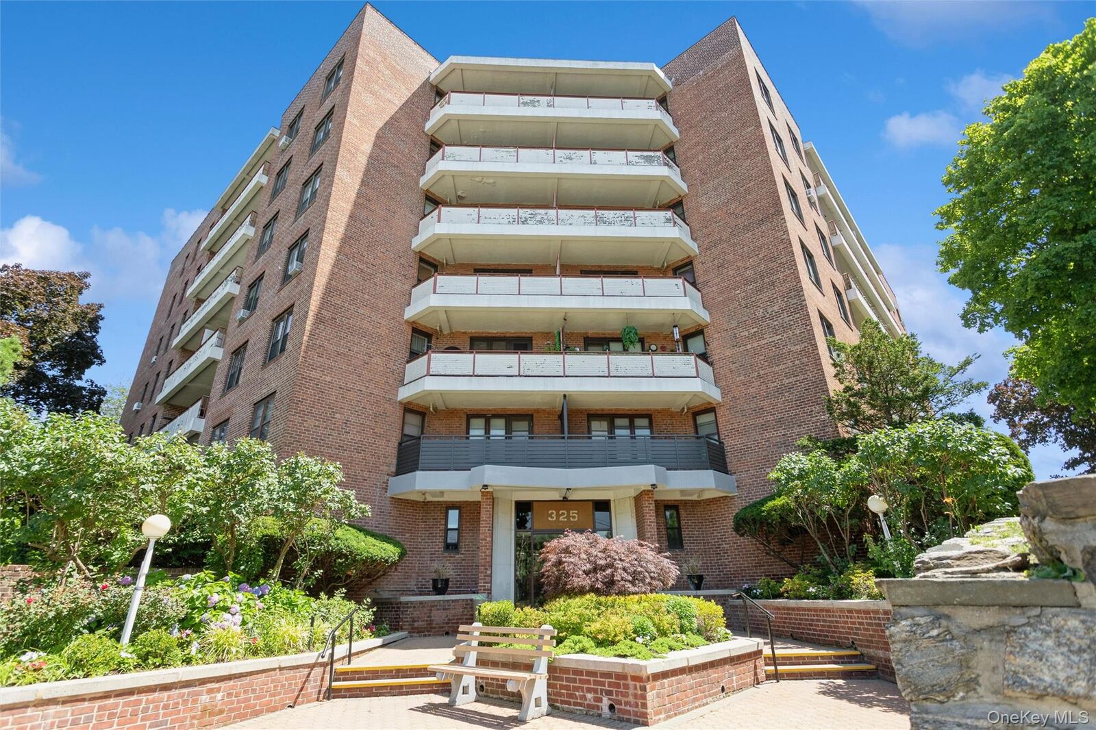 Property Photo:  325 King Street 3I  NY 10573 