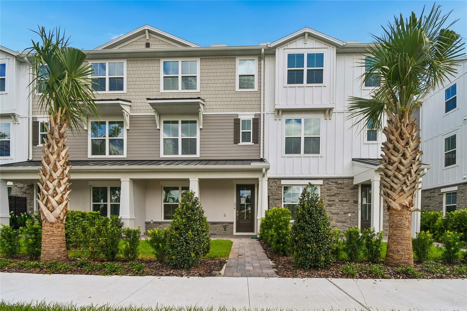 Property Photo: 234 Pasquala Way FL 32765