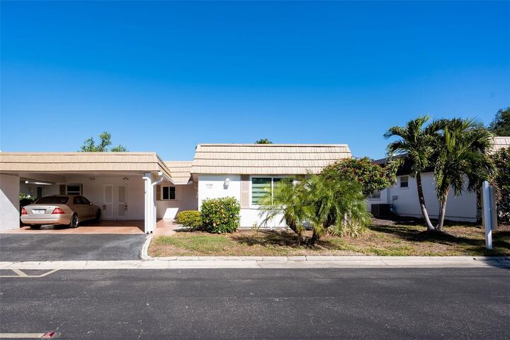 Property Photo:  2305 Riverbluff Parkway V256  FL 34231 