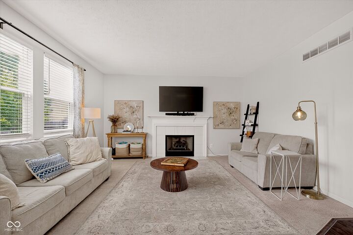 Property Photo:  7 E Wisteria Way  IN 46074 