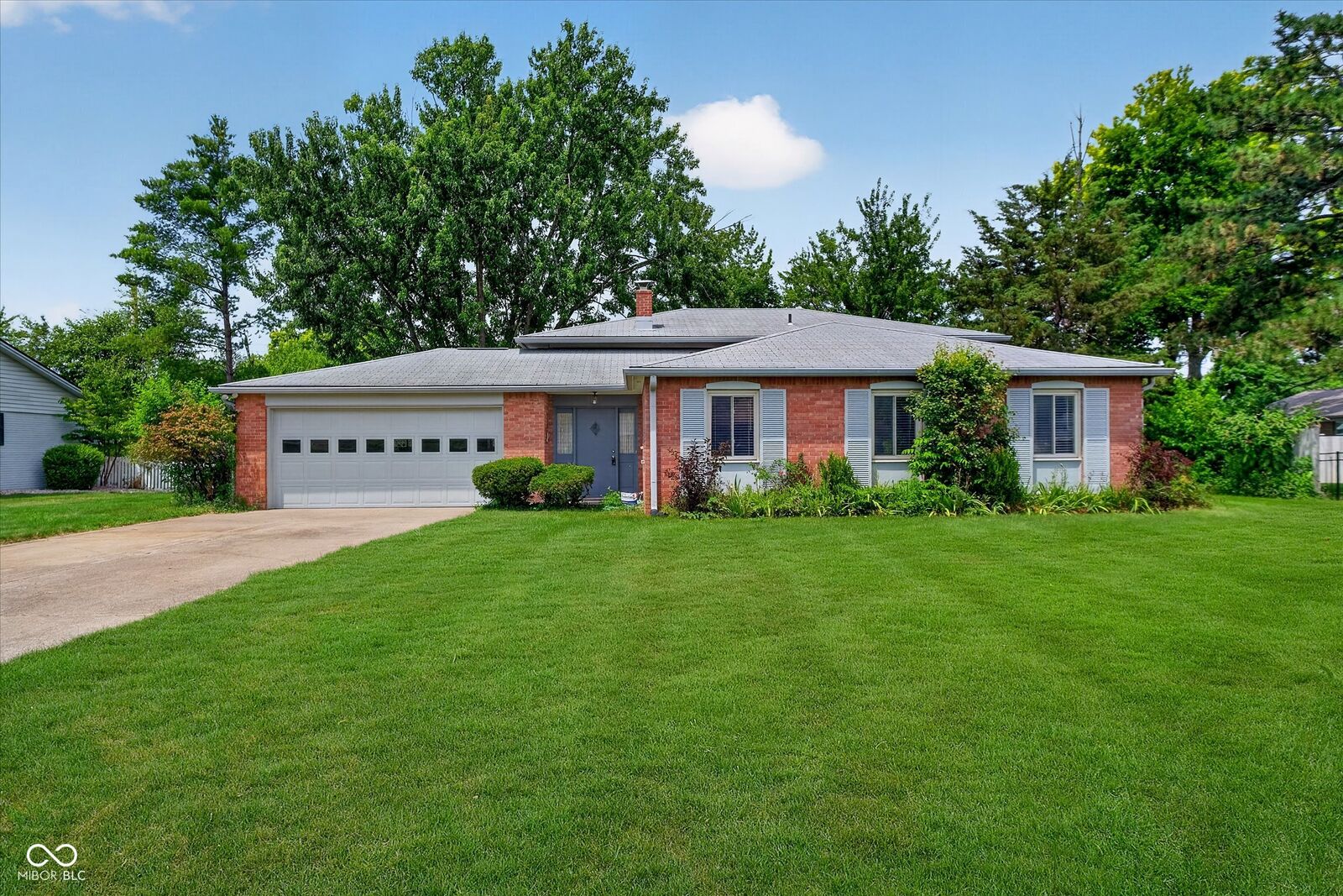 Property Photo: 5428 Brendon Park Drive IN 46226