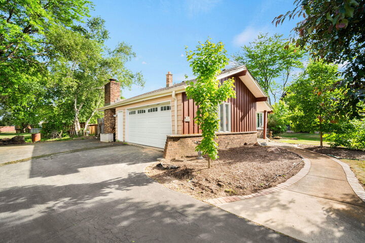 Property Photo:  N106w15749 Adams Ct  WI 53022 