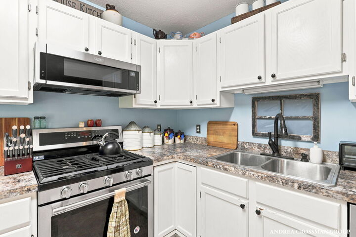 Property Photo: 1095 Becker Road MI 49445