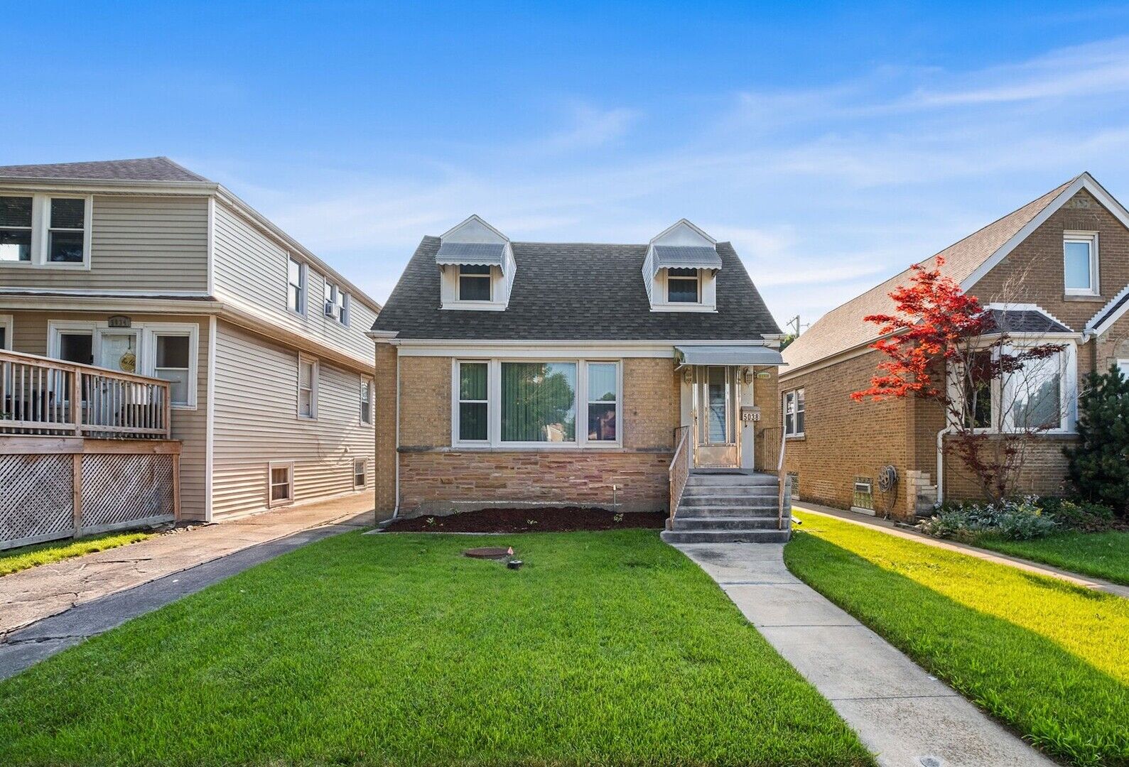 Property Photo: 5038 N Nagle Avenue IL 60630