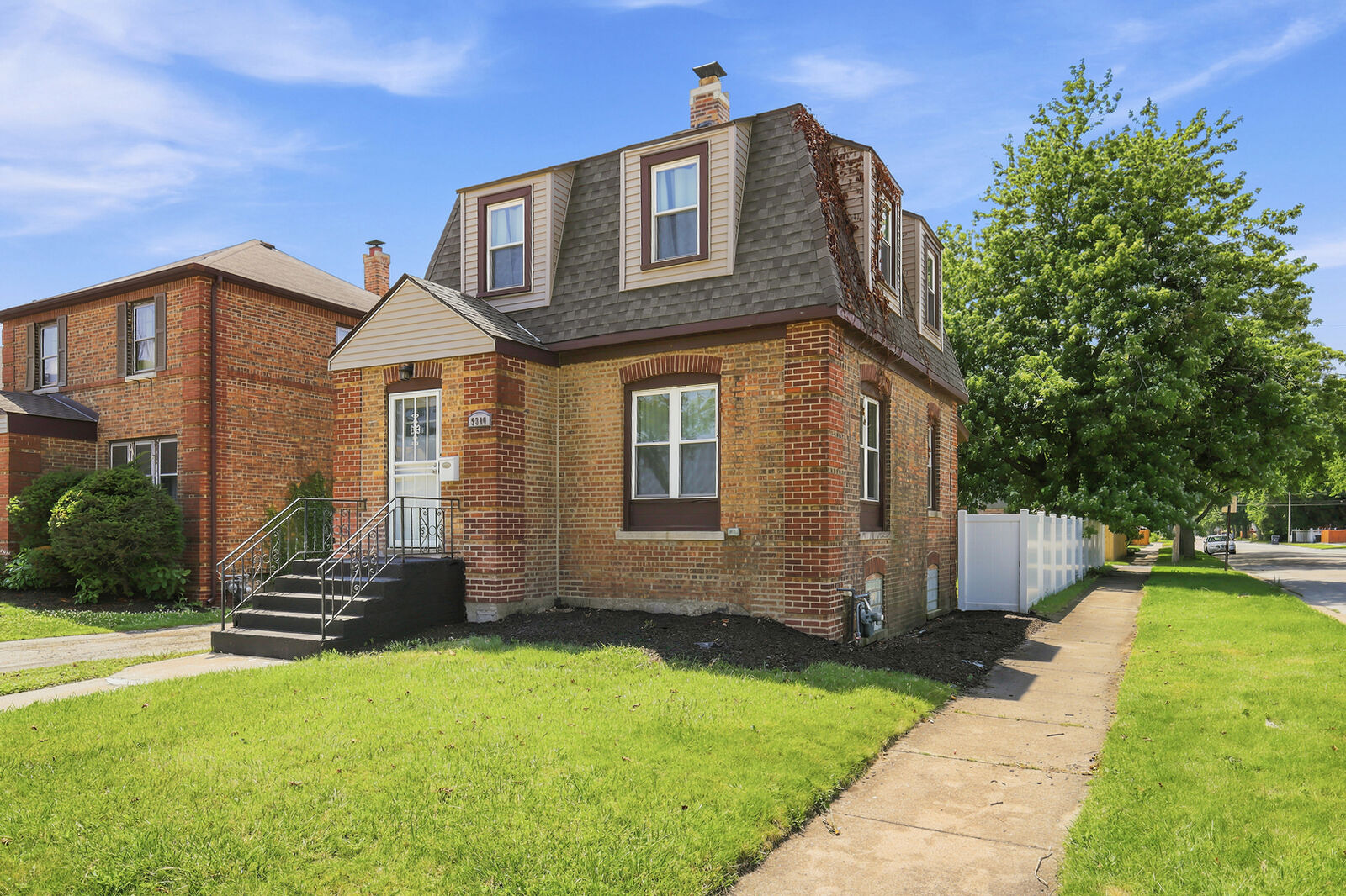 Property Photo: 9300 S Francisco Avenue IL 60805