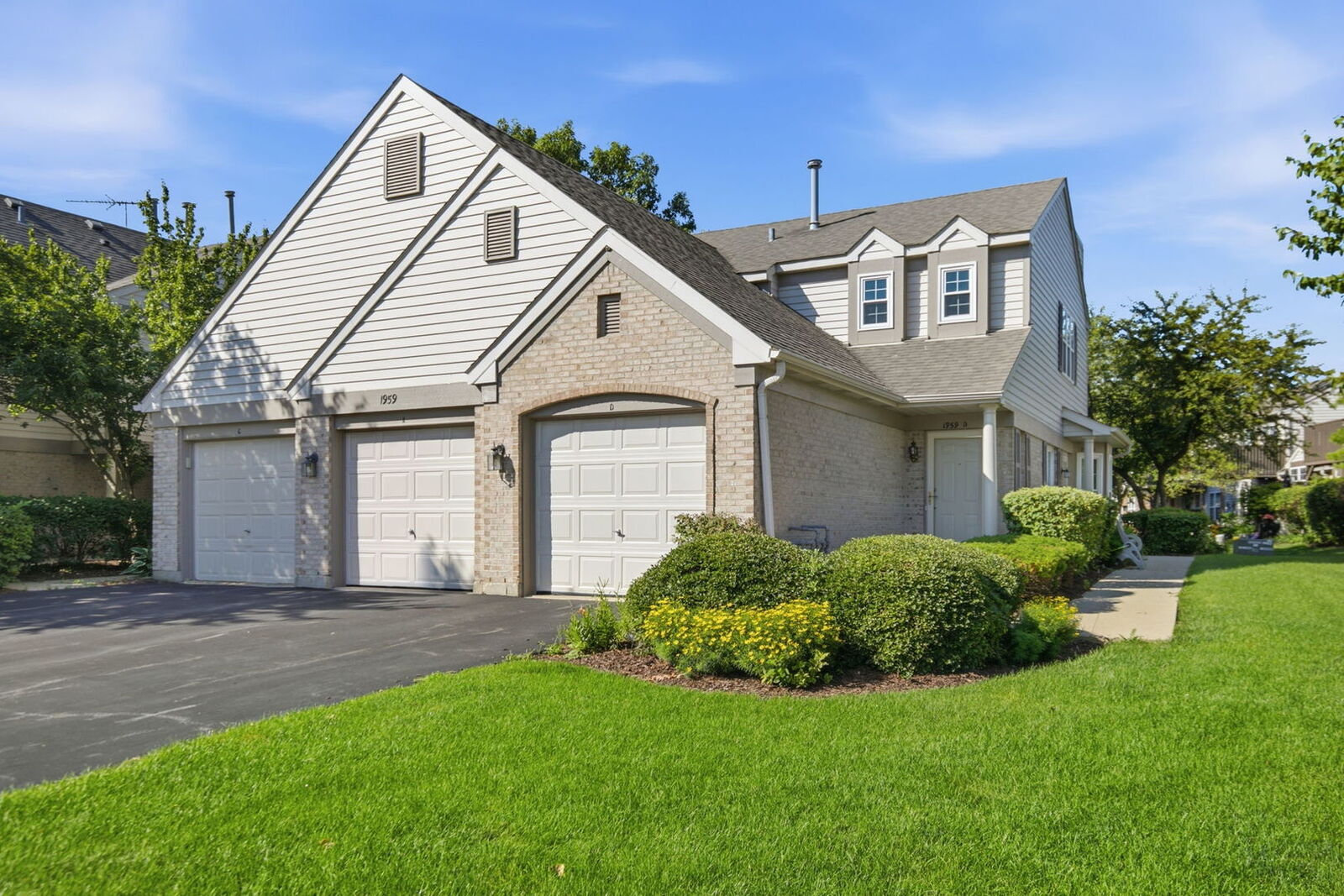 Property Photo: 1959 Heron Avenue D IL 60193