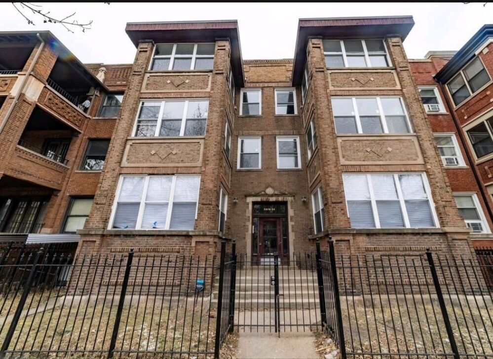 Property Photo: 5826 S Michigan Avenue 3 IL 60637