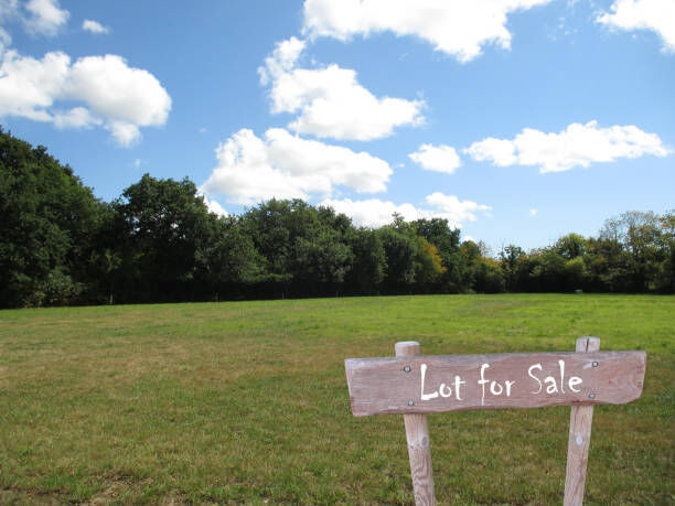 Property Photo: 43 E Oak Street IL 60101
