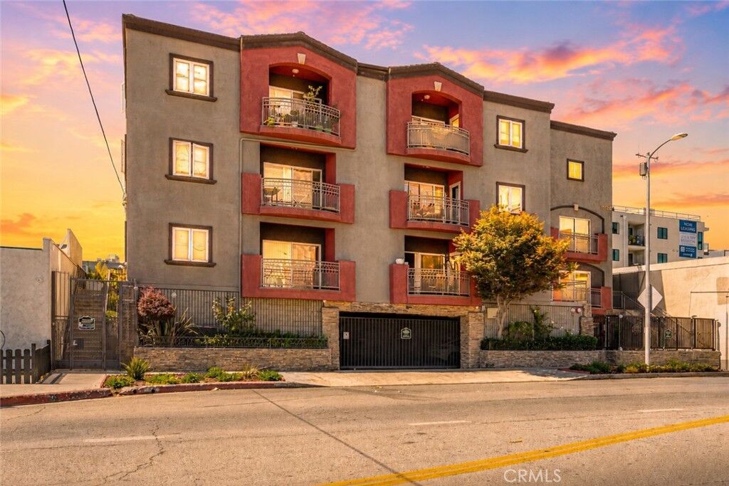 Property Photo: 11124 Burbank Boulevard 101 CA 91601