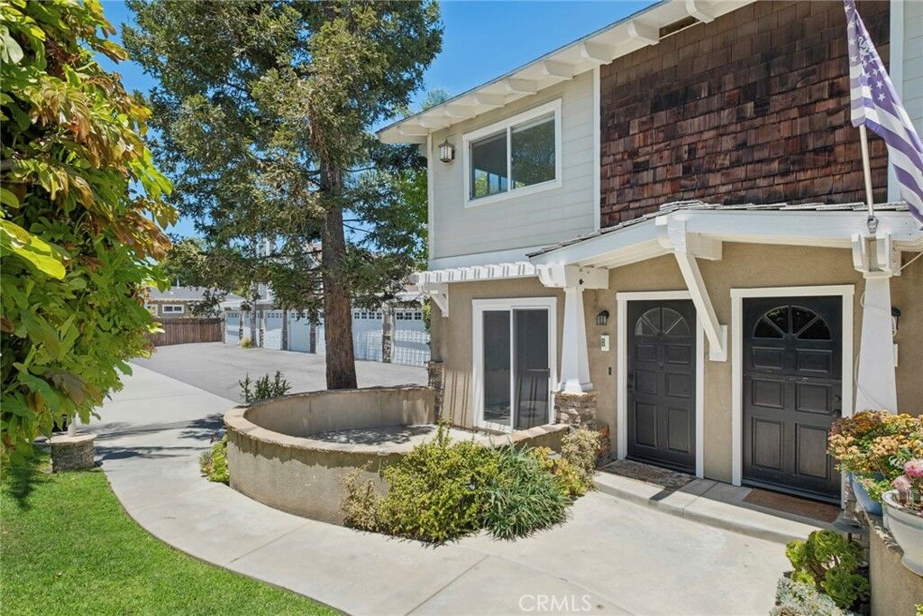 Property Photo: 2550 Elden B CA 92627