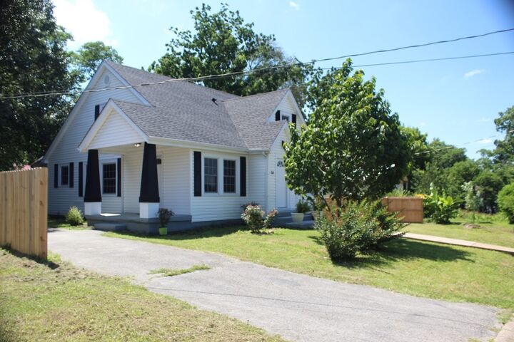 Property Photo: 114 Oak St TN 37110