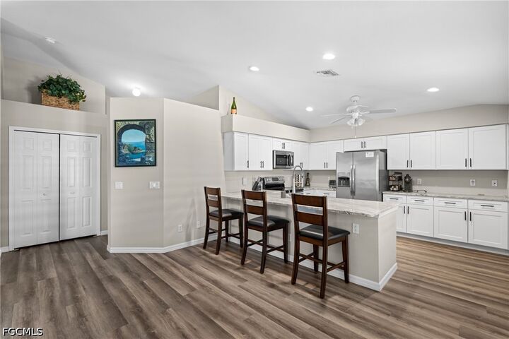 Property Photo: 2014 NW 25th Place FL 33993