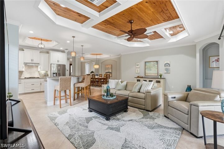 Property Photo: 3054 Aviamar Circle FL 34114