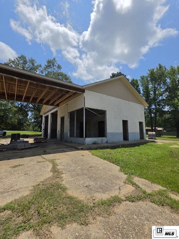 Property Photo: 143 Main Street LA 71260