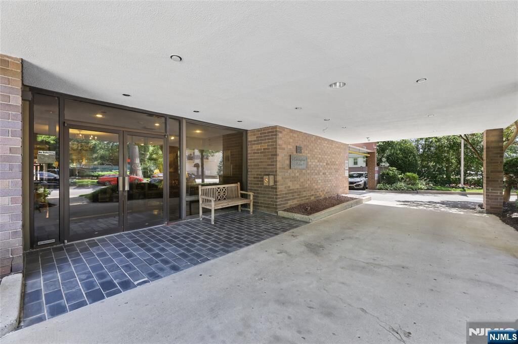 Property Photo: 140 Euclid Avenue 5G NJ 07601