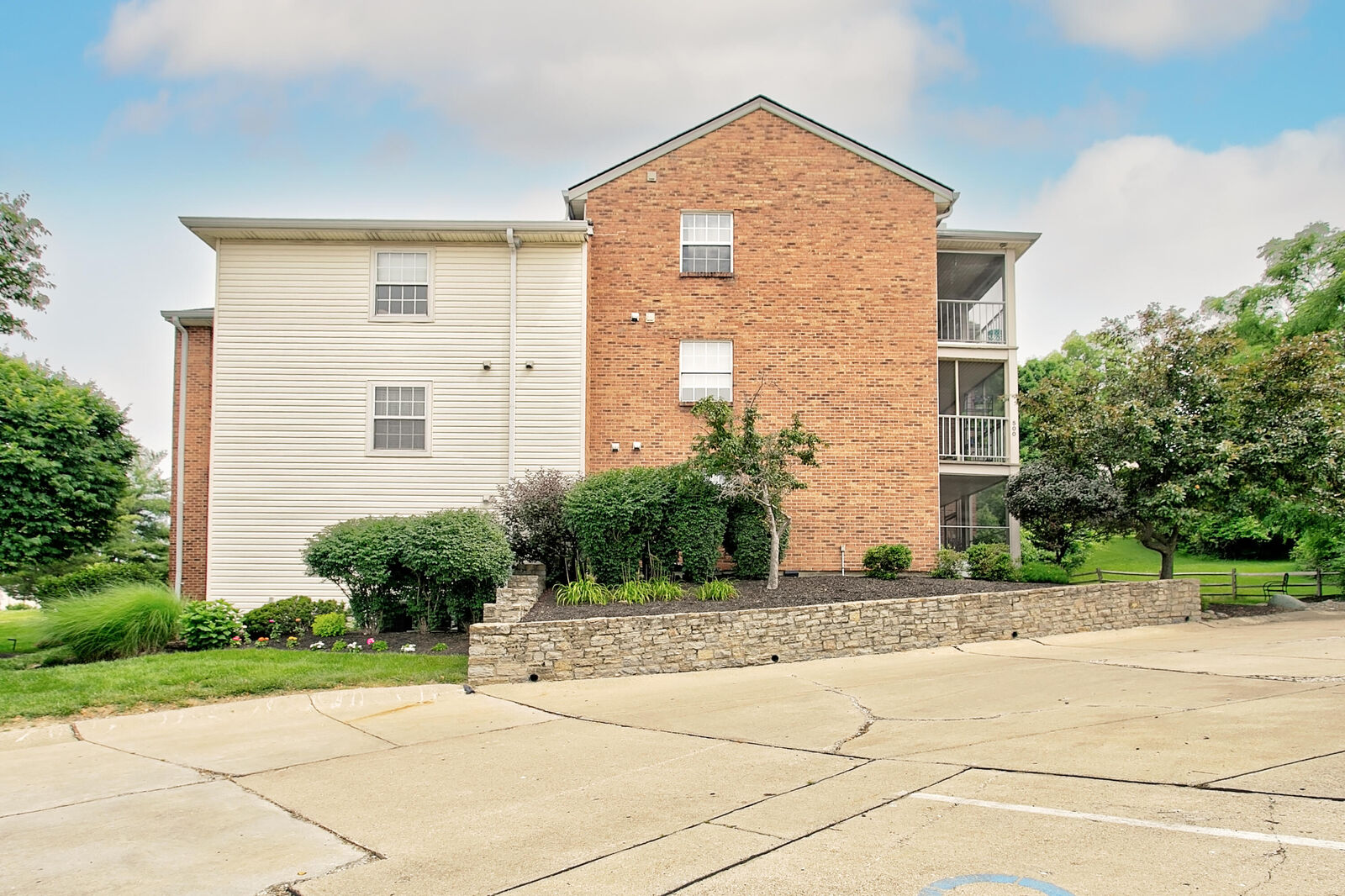 Property Photo: 504 Calumet Court KY 41075