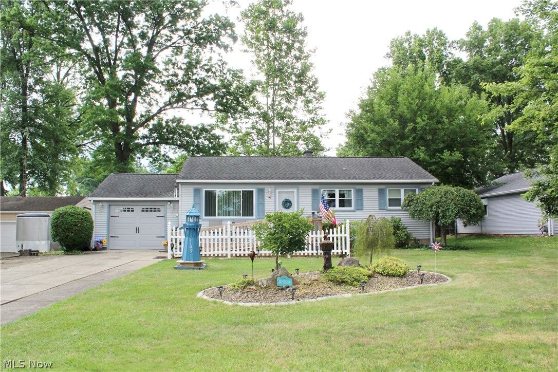 Property Photo: 5109 Birchcrest Avenue OH 44515