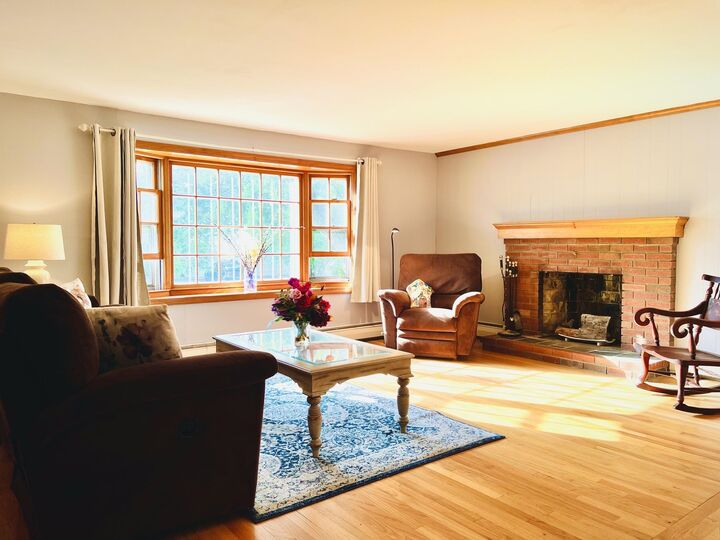 Property Photo:  21 Elmwood Avenue  NH 03079 