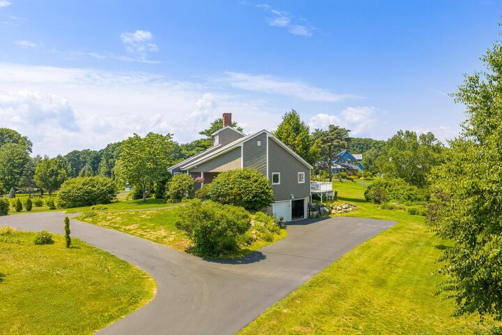 Property Photo:  6 Beacon Hill Road  NH 03249 
