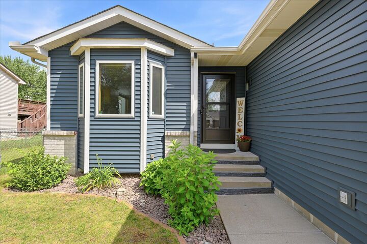 Property Photo:  308 Elm Street SW  MN 55040 