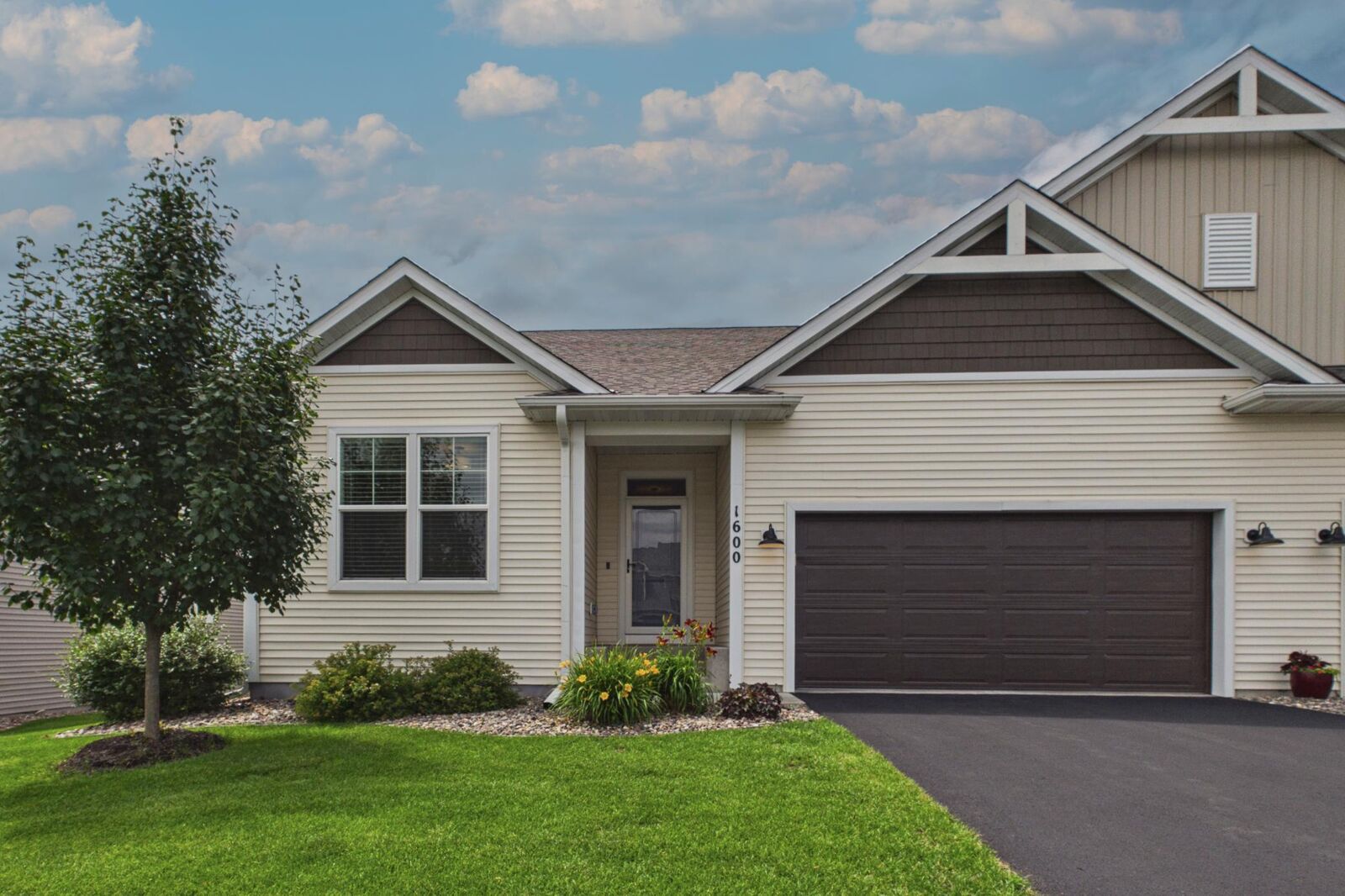 Property Photo:  1600 Southpoint Drive  WI 54016 