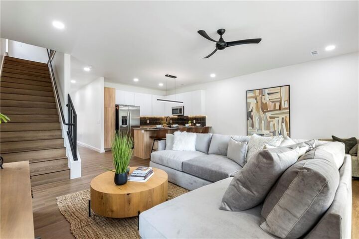 Property Photo:  947 SE 10th Street  AR 72712 