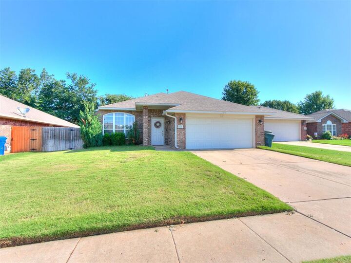 Property Photo:  1113 Caracara Drive  OK 73072 