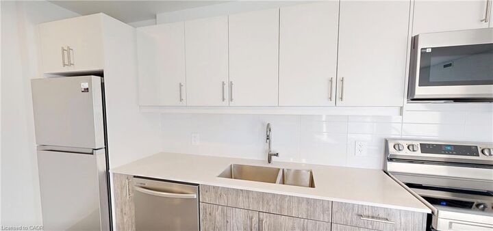 Property Photo: 1333 Weber Street E 1205 ON N2A 1C2