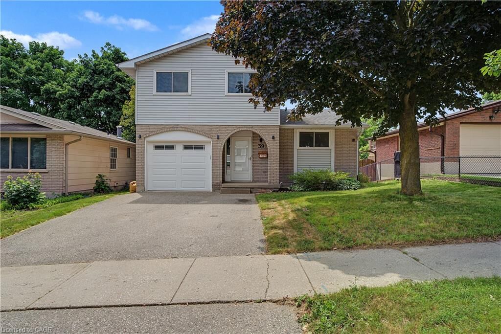 Property Photo: 39 Southwood Drive ON N2E 2E6
