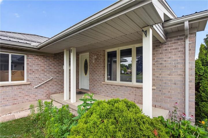 Property Photo: 15 Erin Court ON N5H 3G6
