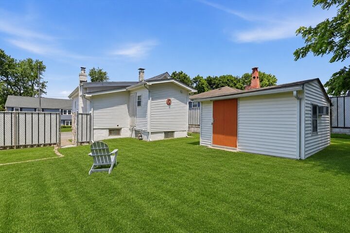 Property Photo:  18 Glenwood St  MA 01845 