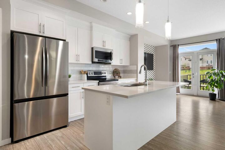 Property Photo: 28 Heritage Vista AB T4C 2N6