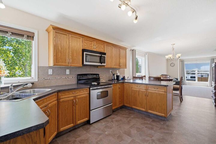 Property Photo: 48 Vanson Close AB T4R 0G6