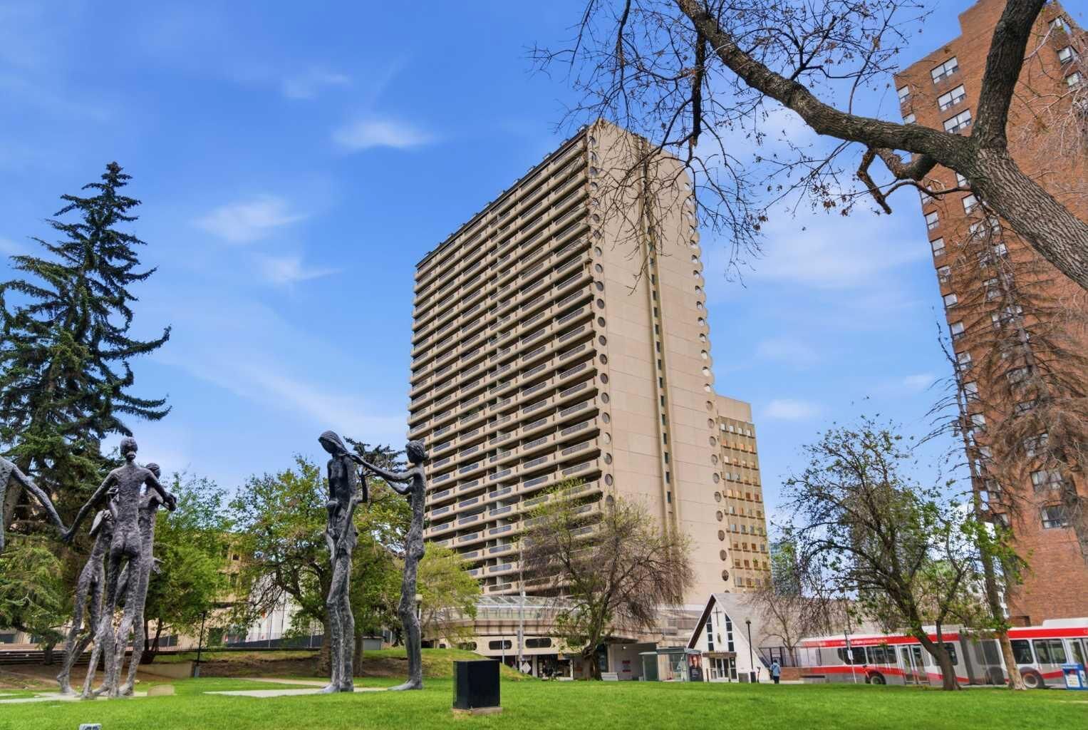 Property Photo: 221 6 Avenue SE 609 AB T2G 4Z9