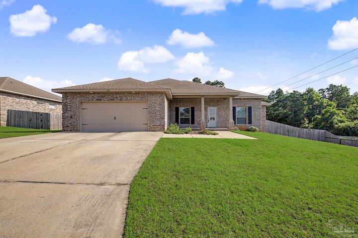 Property Photo:  400 Broadleaf Cir  FL 32533 