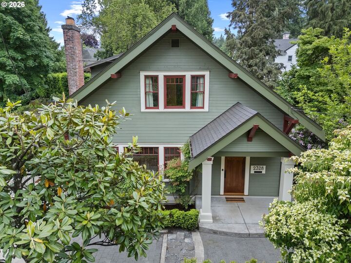 Property Photo:  2328 SW Broadway Dr  OR 97201 