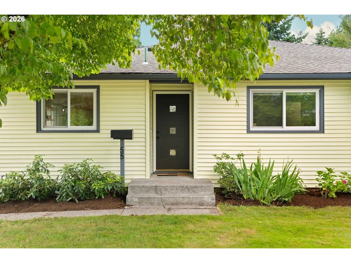 Property Photo: 55 NW Sleret Ave OR 97030