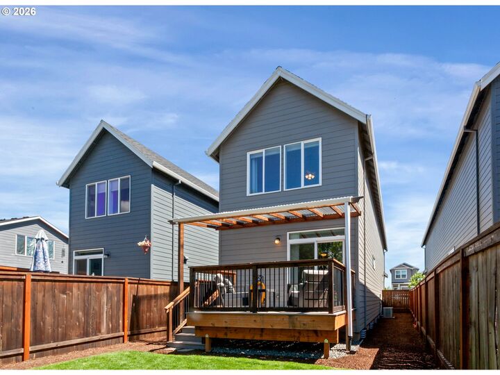 Property Photo:  181 E Wayno Way  OR 97132 