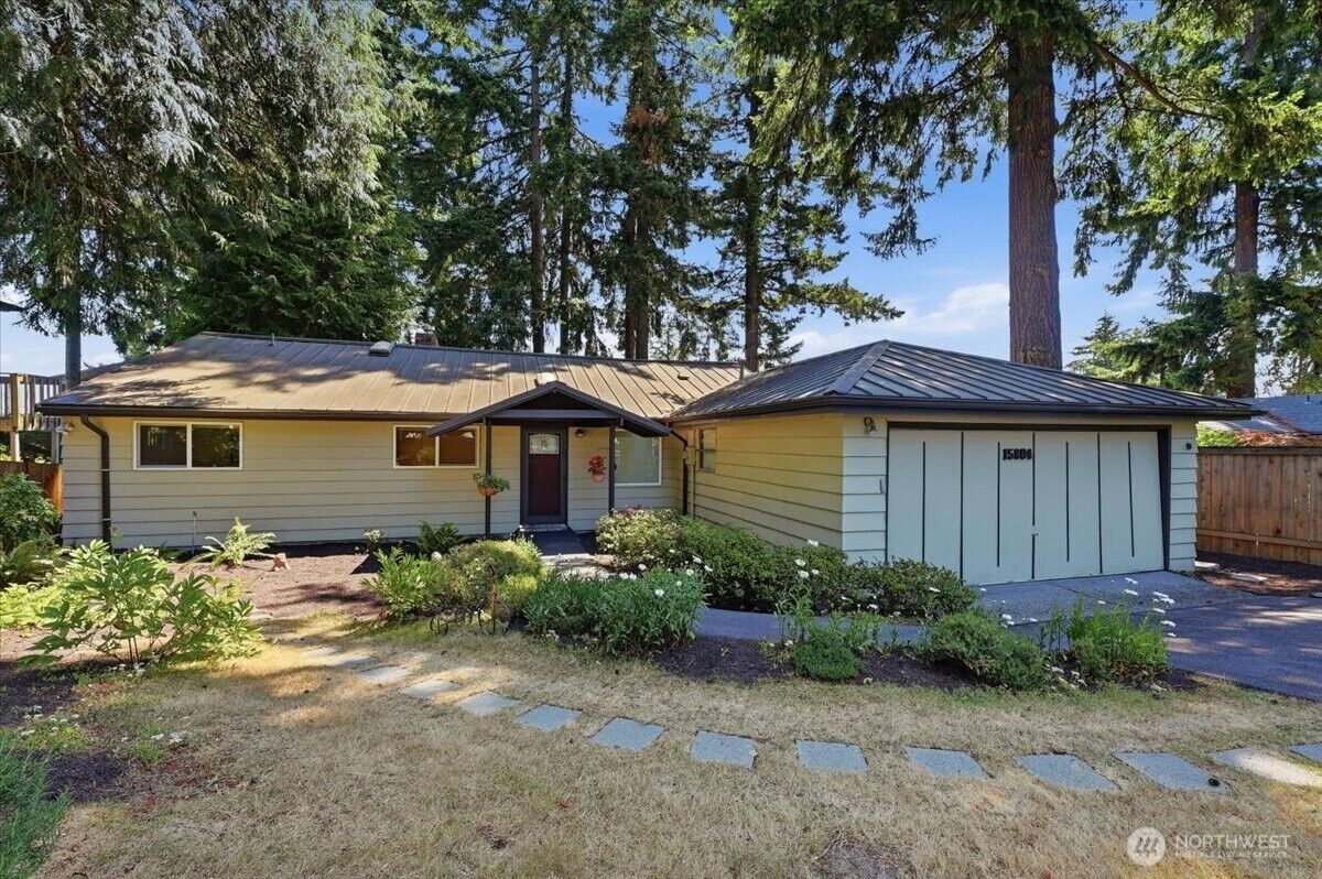 Property Photo: 15804 35th Avenue NE WA 98155