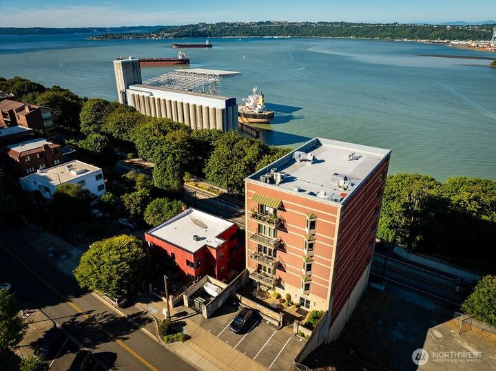 Property Photo: 207 Broadway 200 WA 98402