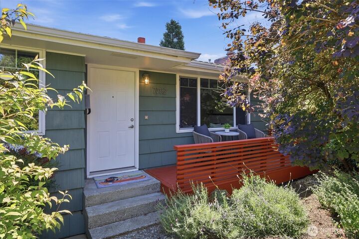Property Photo: 7752 17th Avenue SW WA 98106