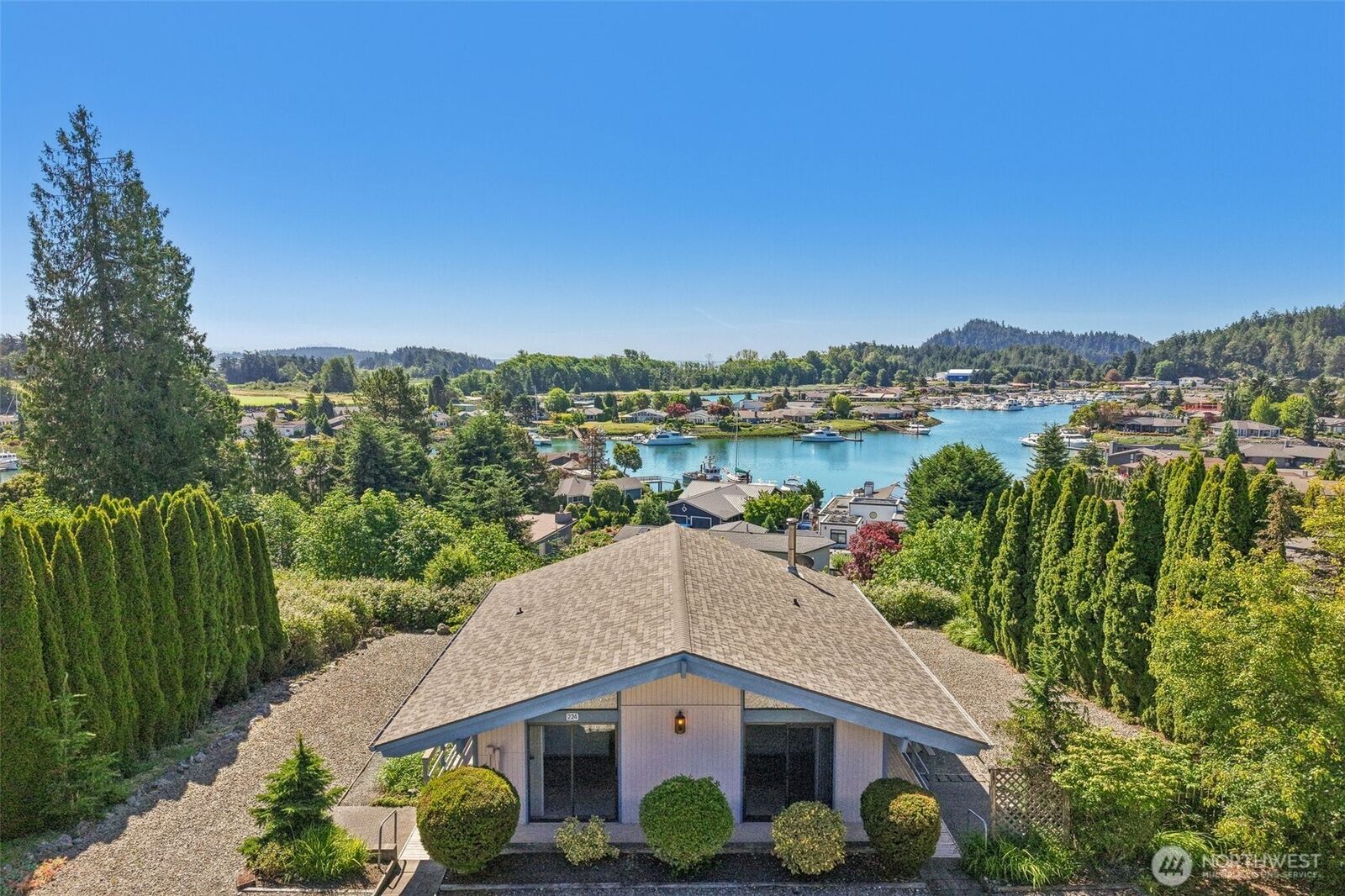 Property Photo:  224  Skagit Way  WA 98257 