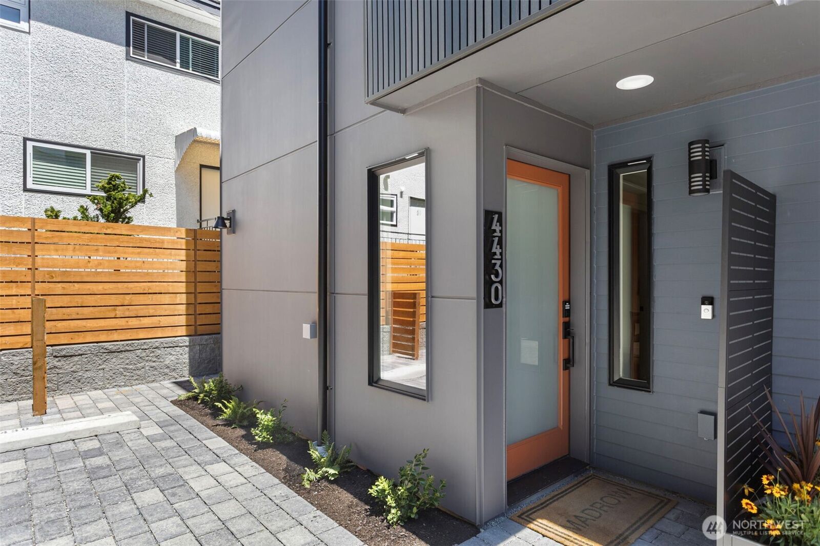 Property Photo: 4430 Dayton Avenue N WA 98103